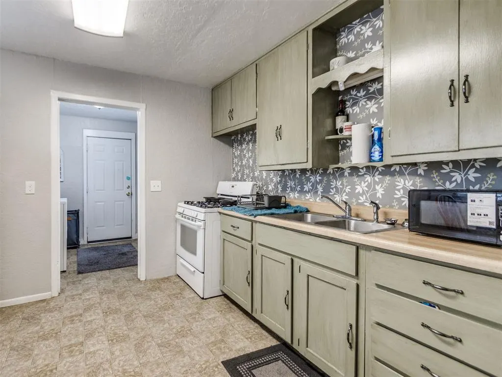 Photo 20 — 95 W Railroad Avenue, Okarche, OK 73762