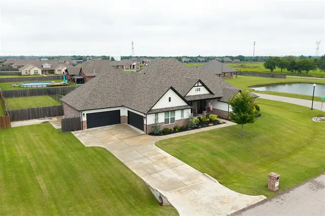 Photo 5 — 7109 SW 122nd Street, Oklahoma City, OK 73173