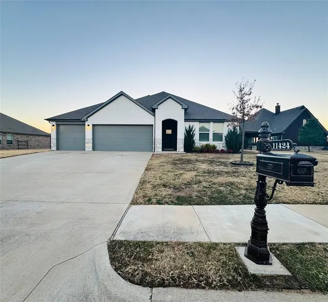 Front exterior — 11424 S 282nd East Avenue, Coweta, OK 74429