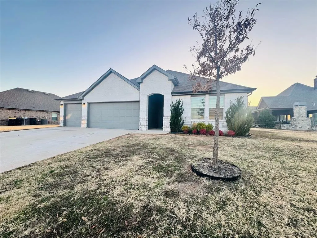 Photo 3 — 11424 S 282nd East Avenue, Coweta, OK 74429