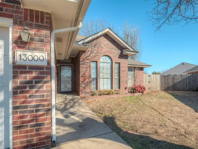 Photo 3 — 13000 Willowcrest Lane, Oklahoma City, OK 73170