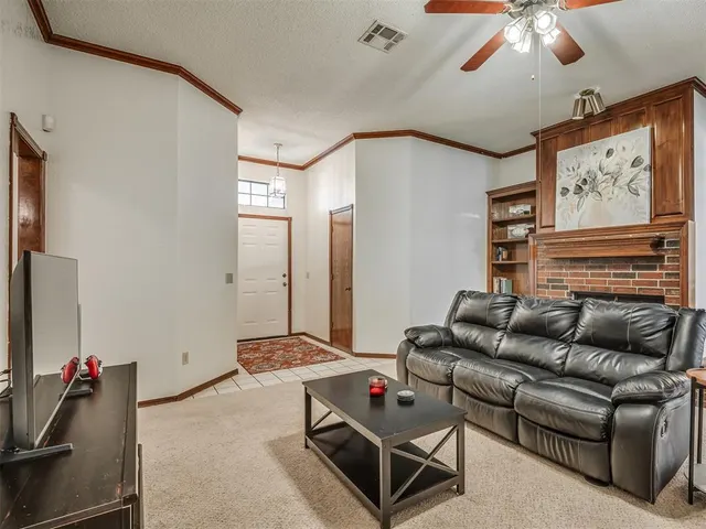Photo 4 — 13000 Willowcrest Lane, Oklahoma City, OK 73170