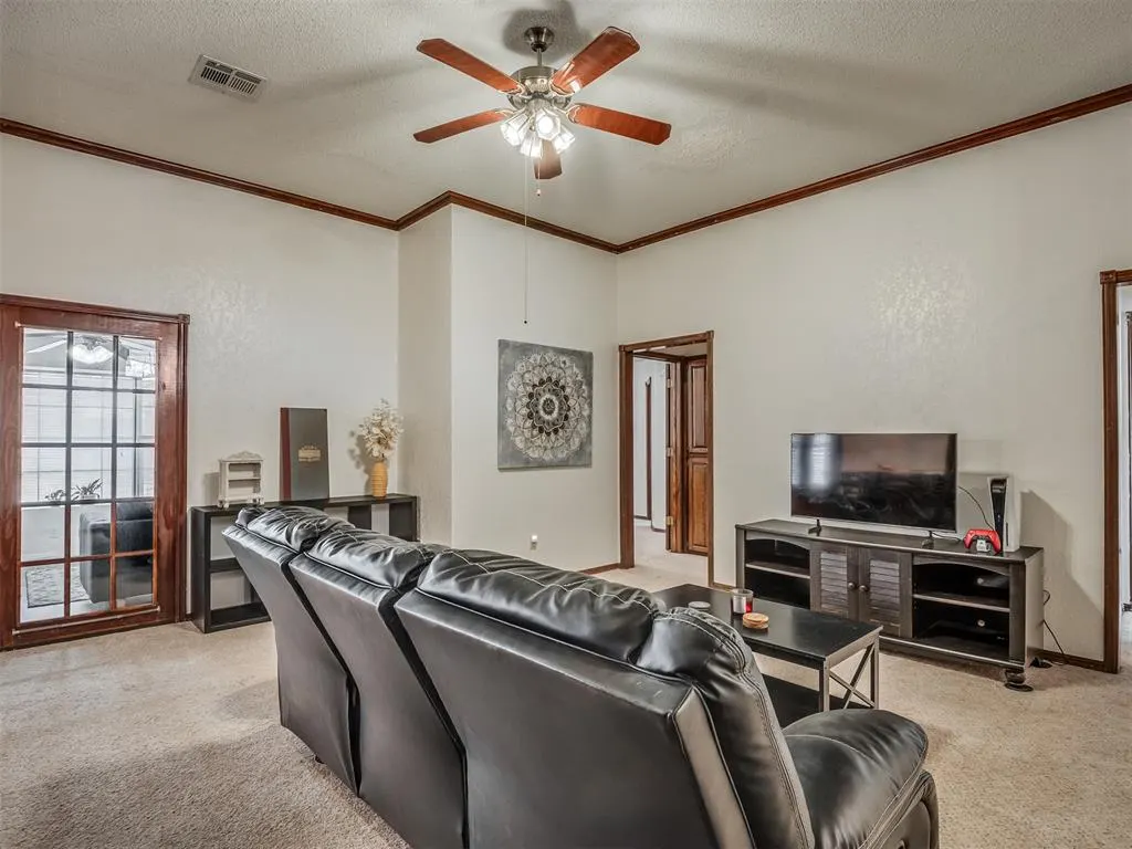 Photo 7 — 13000 Willowcrest Lane, Oklahoma City, OK 73170