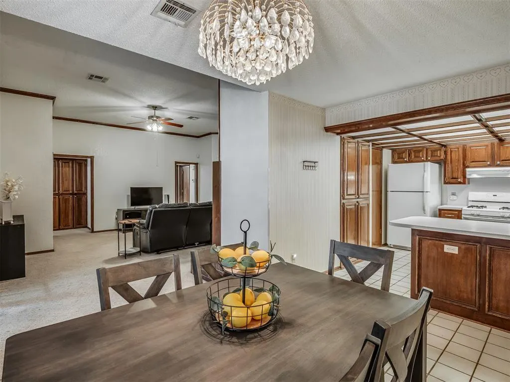 Photo 9 — 13000 Willowcrest Lane, Oklahoma City, OK 73170