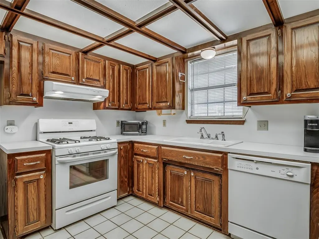 Photo 11 — 13000 Willowcrest Lane, Oklahoma City, OK 73170