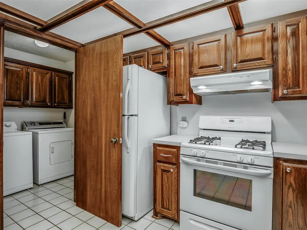 Photo 12 — 13000 Willowcrest Lane, Oklahoma City, OK 73170