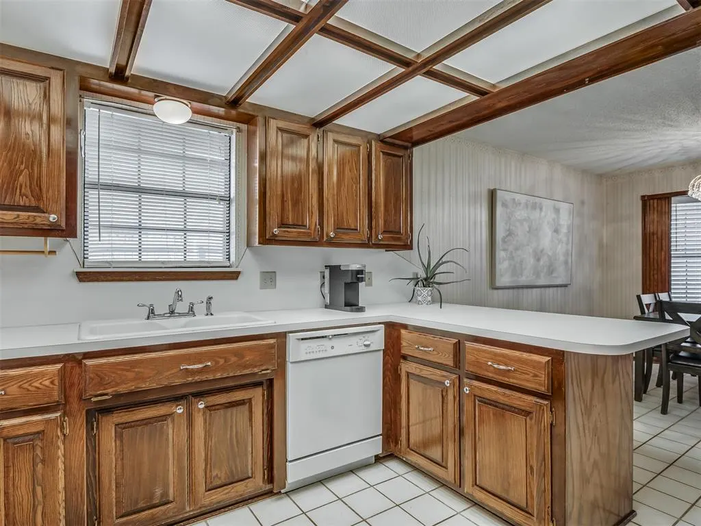 Photo 13 — 13000 Willowcrest Lane, Oklahoma City, OK 73170