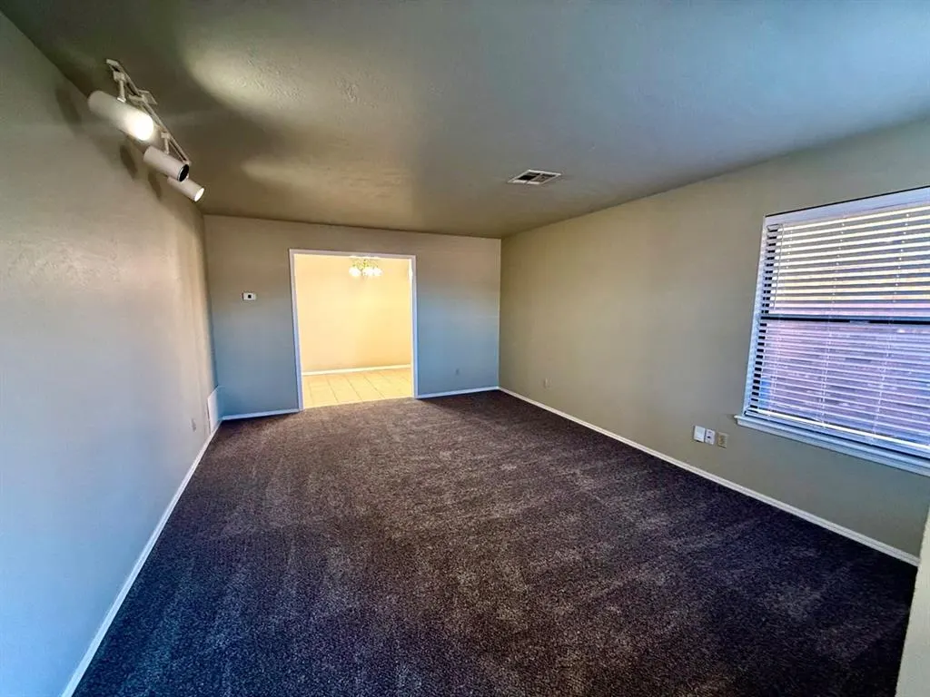 Photo 4 — 242 Barrett Place, Edmond, OK 73003