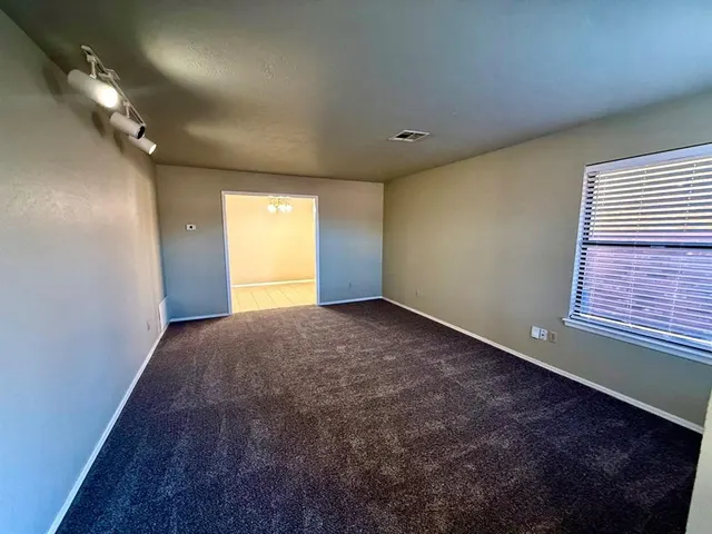 Photo 4 — 242 Barrett Place, Edmond, OK 73003