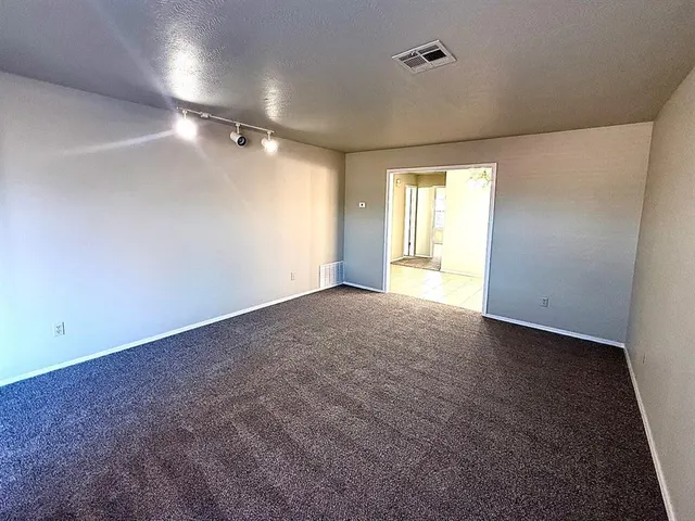 Photo 5 — 242 Barrett Place, Edmond, OK 73003