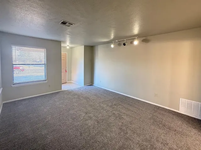 Photo 6 — 242 Barrett Place, Edmond, OK 73003