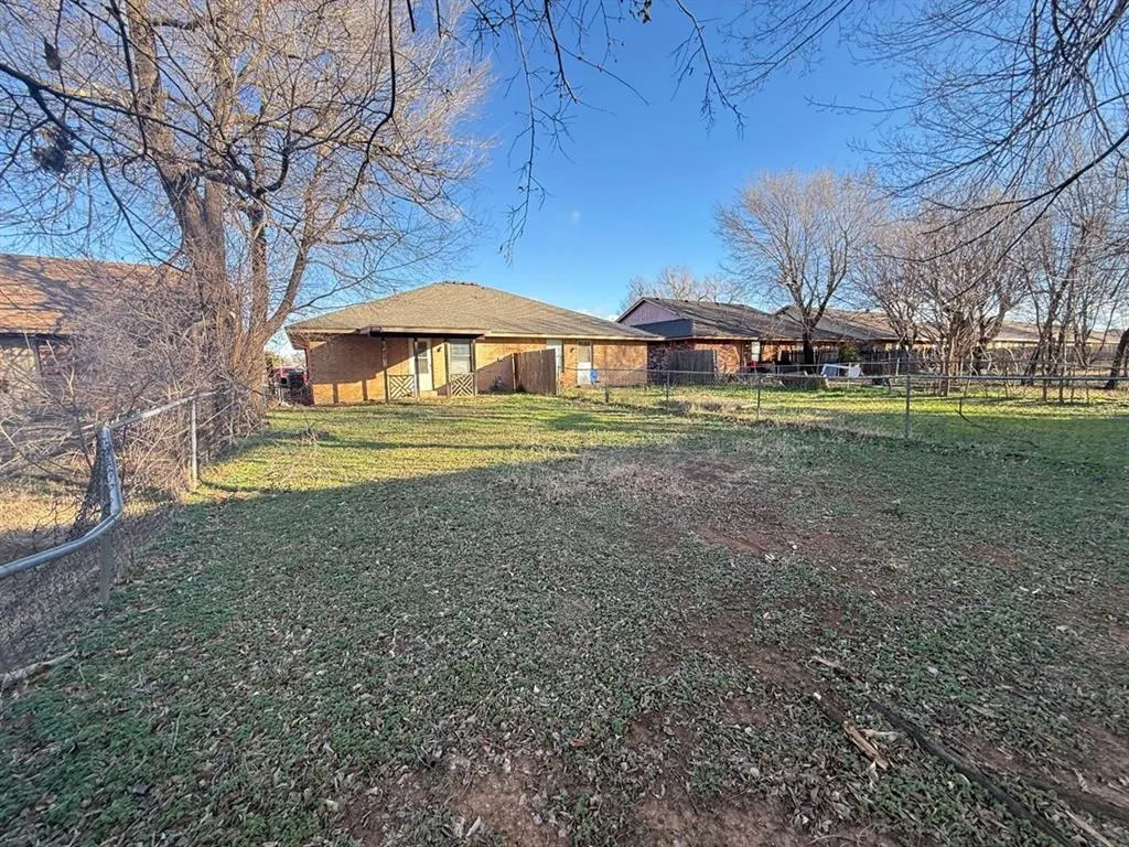 Photo 21 — 242 Barrett Place, Edmond, OK 73003
