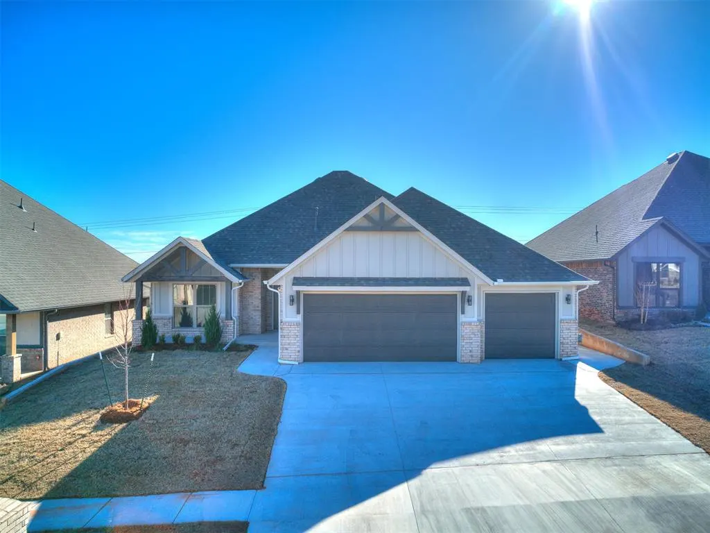 Photo 2 — 9216 SW 44th Terrace, Oklahoma City, OK 73179