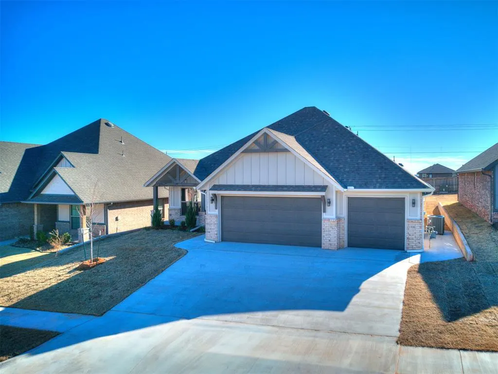 Photo 3 — 9216 SW 44th Terrace, Oklahoma City, OK 73179
