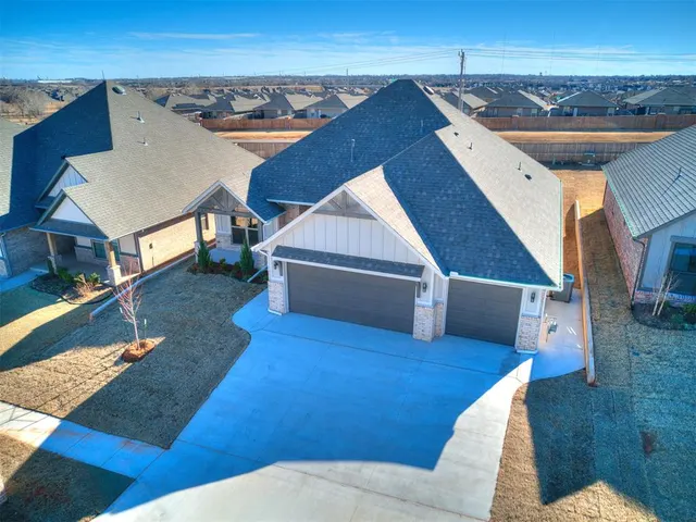 Photo 4 — 9216 SW 44th Terrace, Oklahoma City, OK 73179