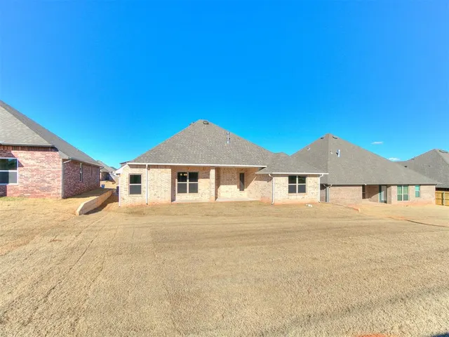 Photo 8 — 9216 SW 44th Terrace, Oklahoma City, OK 73179