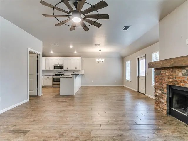 Photo 8 — 9600 Country Side Lane, Guthrie, OK 73044