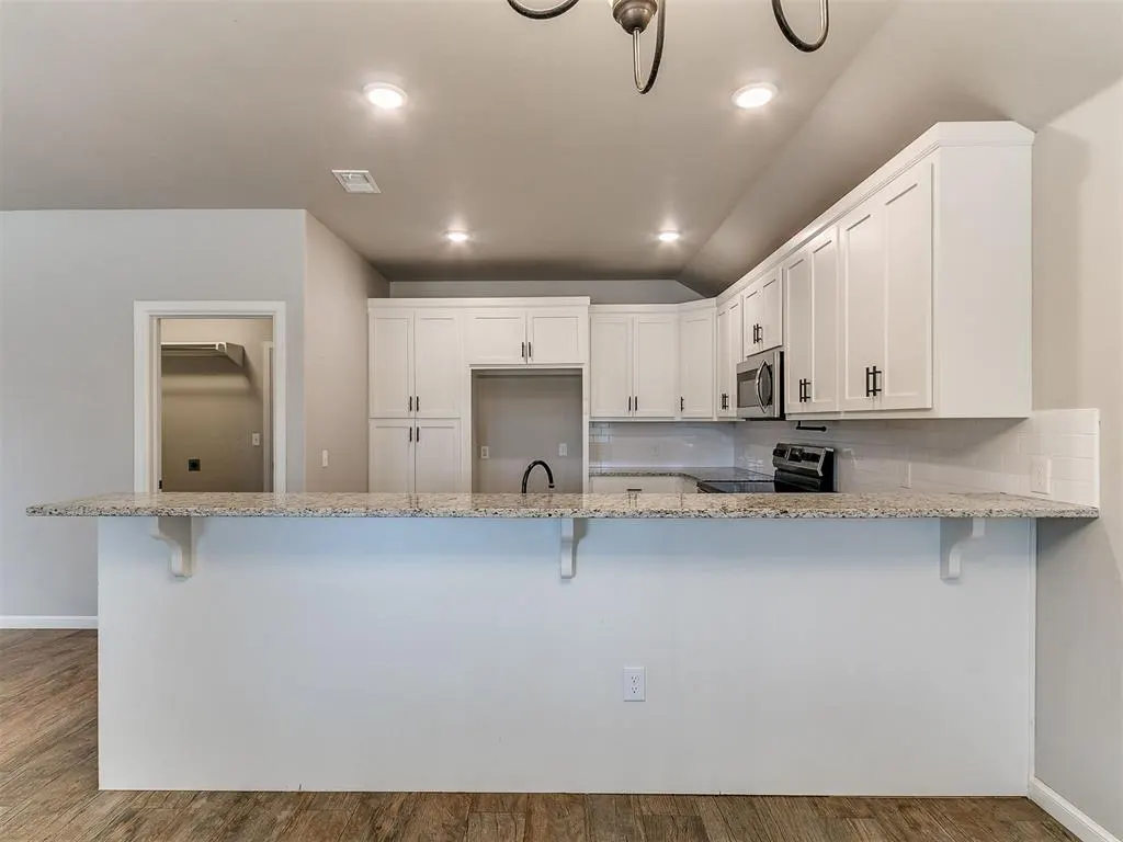 Photo 11 — 9600 Country Side Lane, Guthrie, OK 73044