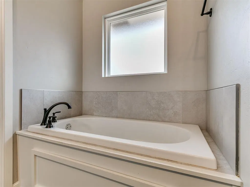 Photo 33 — 9600 Country Side Lane, Guthrie, OK 73044