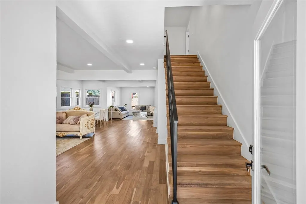 Photo 6 — 215 NW 16th Street, Oklahoma City, OK 73103