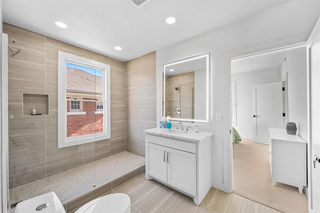 Photo 23 — 215 NW 16th Street, Oklahoma City, OK 73103