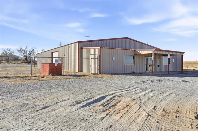 Photo 3 — 12292 Highway 30, Erick, OK 73645