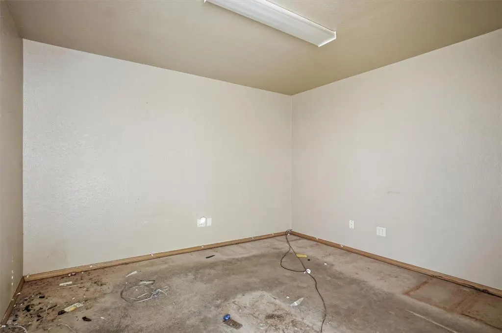 Photo 10 — 12292 Highway 30, Erick, OK 73645