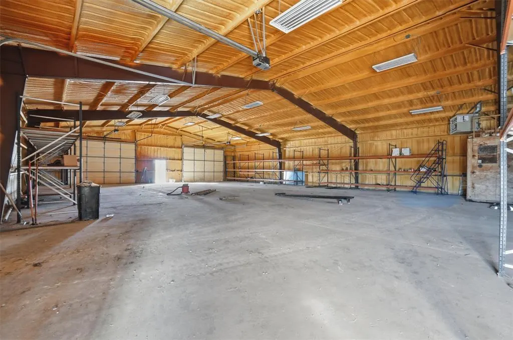 Photo 14 — 12292 Highway 30, Erick, OK 73645