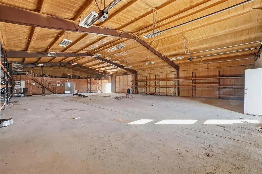 Photo 16 — 12292 Highway 30, Erick, OK 73645