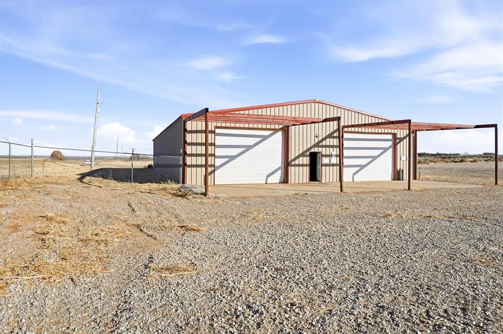 Photo 21 — 12292 Highway 30, Erick, OK 73645