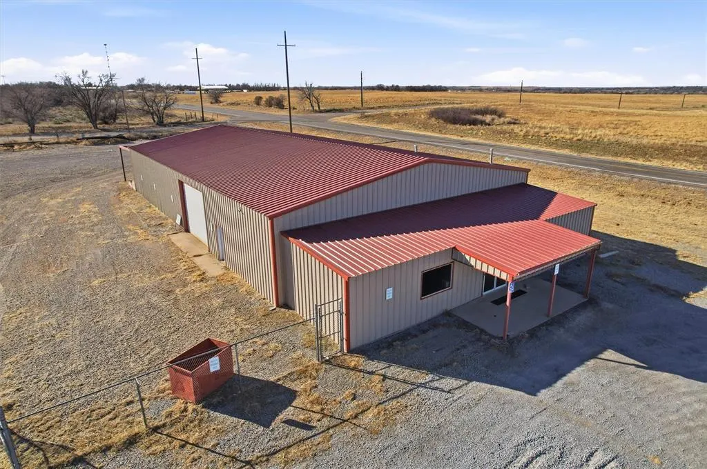 Photo 25 — 12292 Highway 30, Erick, OK 73645