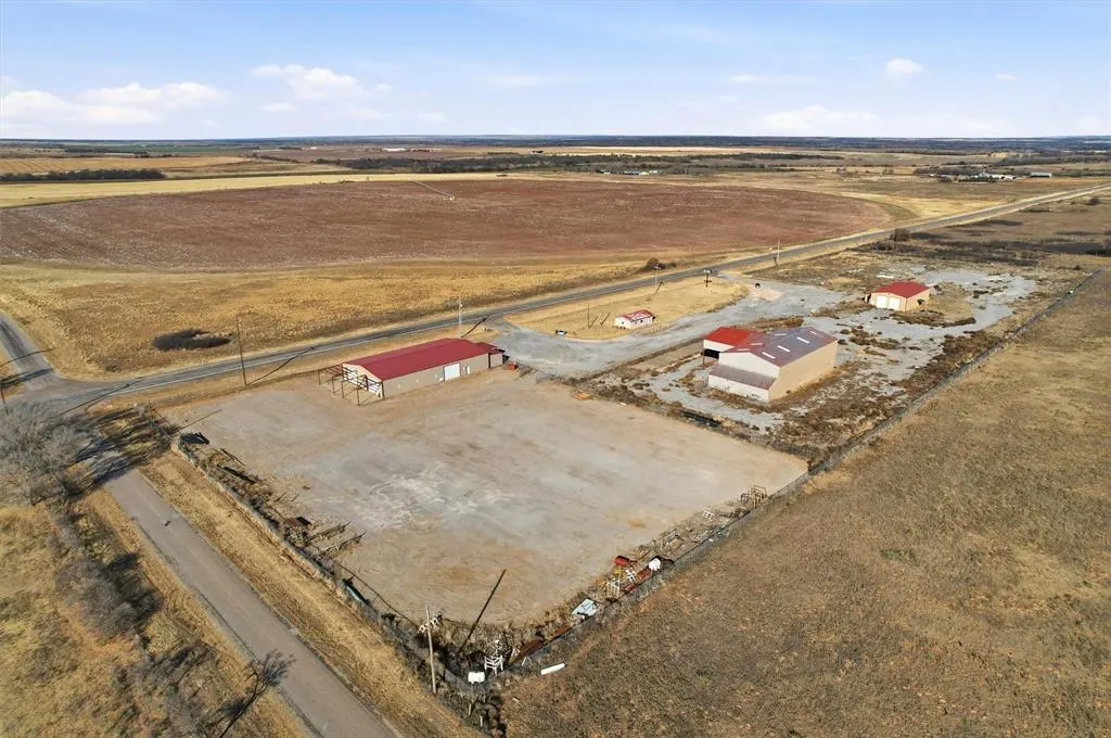 Photo 28 — 12292 Highway 30, Erick, OK 73645