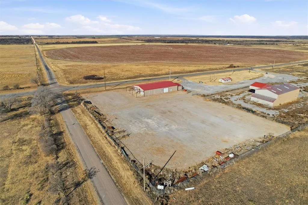 Photo 29 — 12292 Highway 30, Erick, OK 73645
