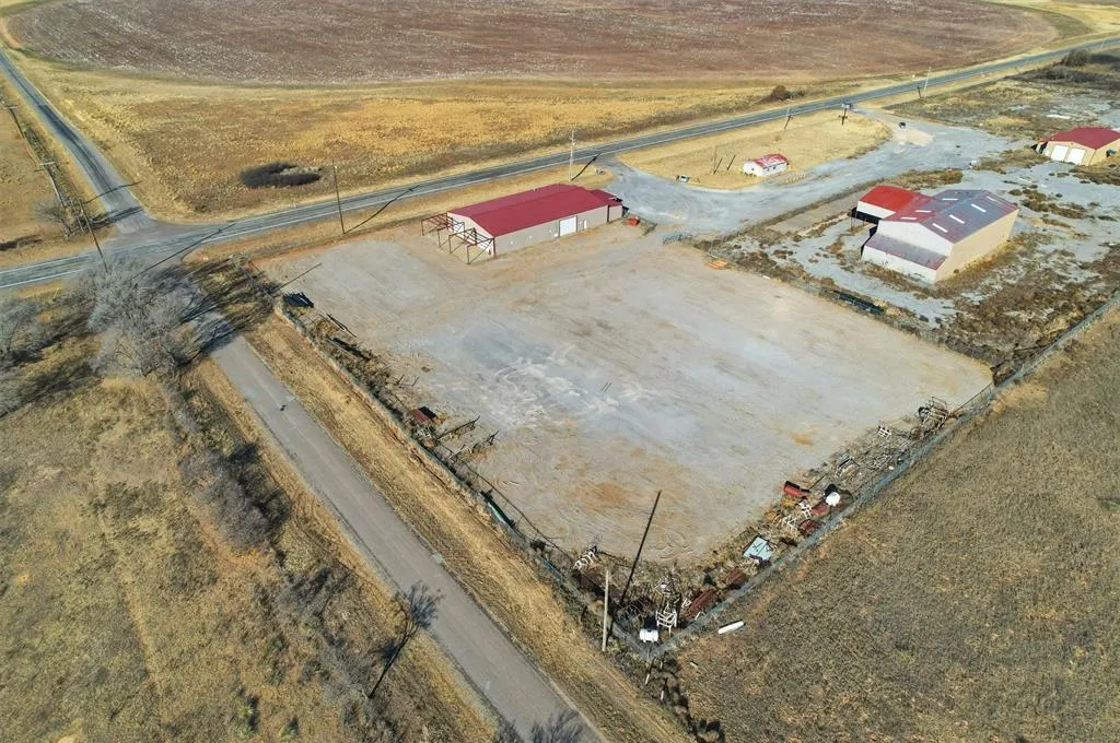 Photo 30 — 12292 Highway 30, Erick, OK 73645
