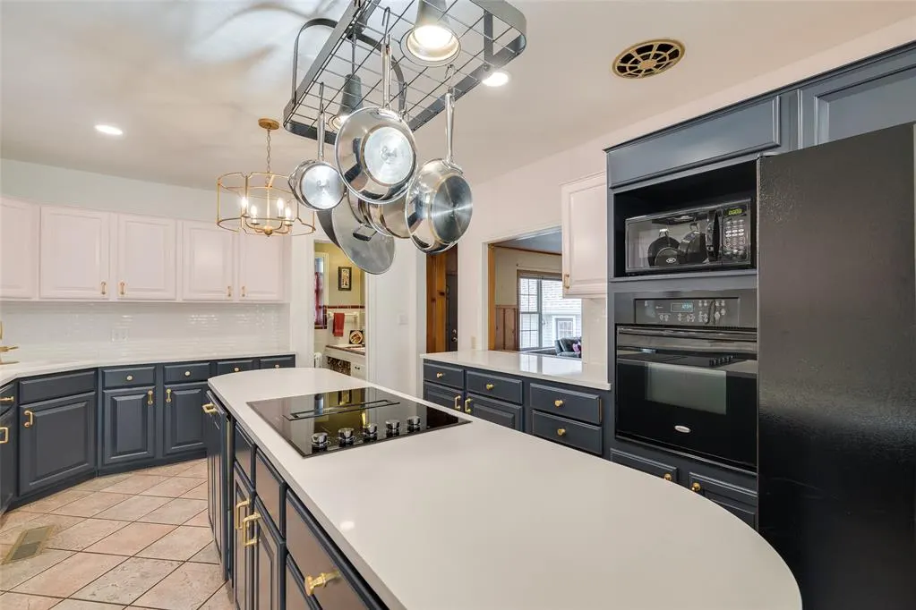 Photo 11 — 1901 NW 33rd Street, Oklahoma City, OK 73118