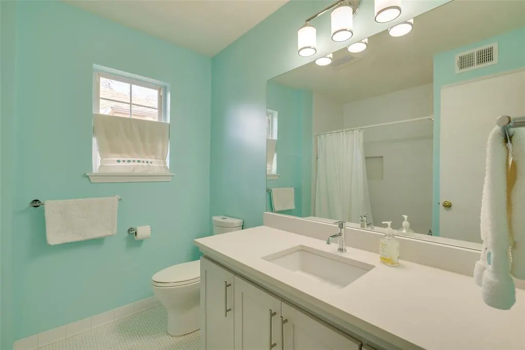 Photo 41 — 1901 NW 33rd Street, Oklahoma City, OK 73118