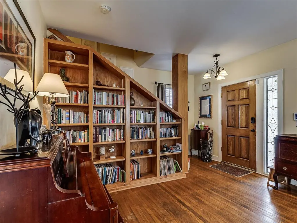 Photo 16 — 318 College Avenue, Norman, OK 73069