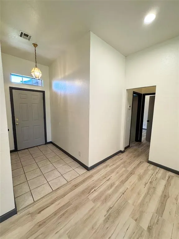 Photo 2 — 1102 Dustin Drive, Edmond, OK 73003