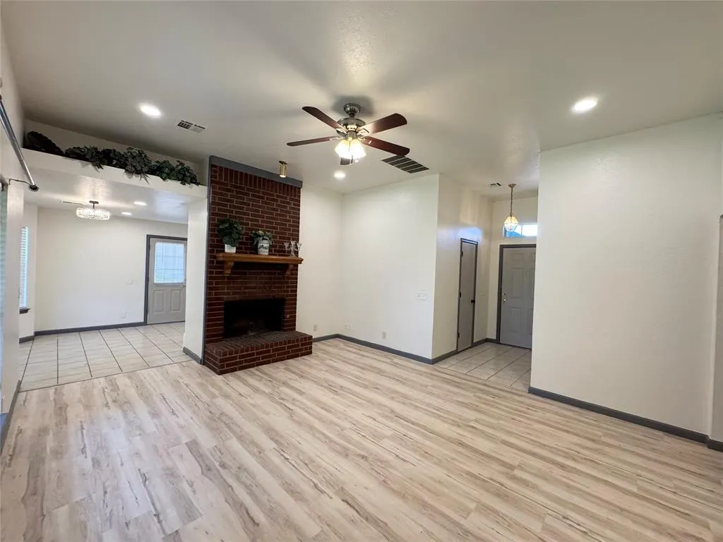 Photo 4 — 1102 Dustin Drive, Edmond, OK 73003