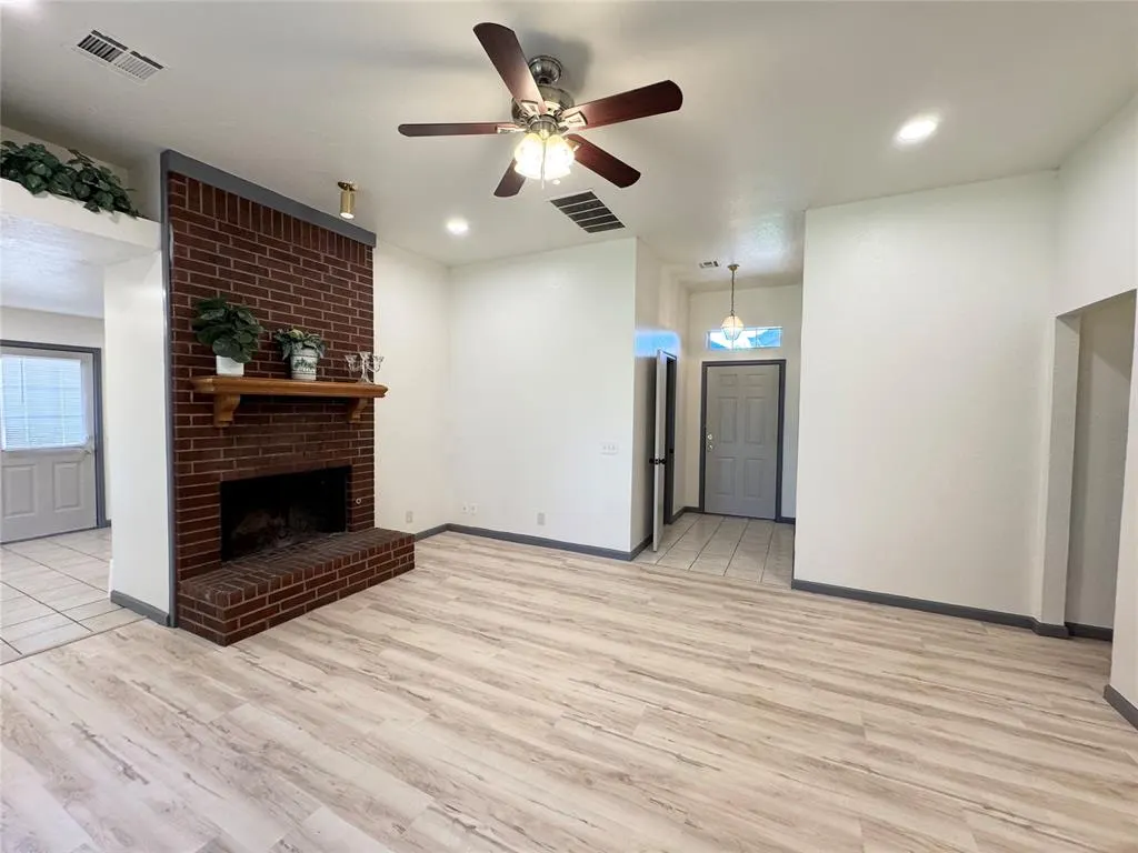 Photo 5 — 1102 Dustin Drive, Edmond, OK 73003