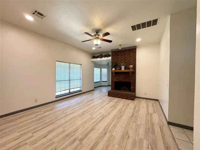 Photo 7 — 1102 Dustin Drive, Edmond, OK 73003