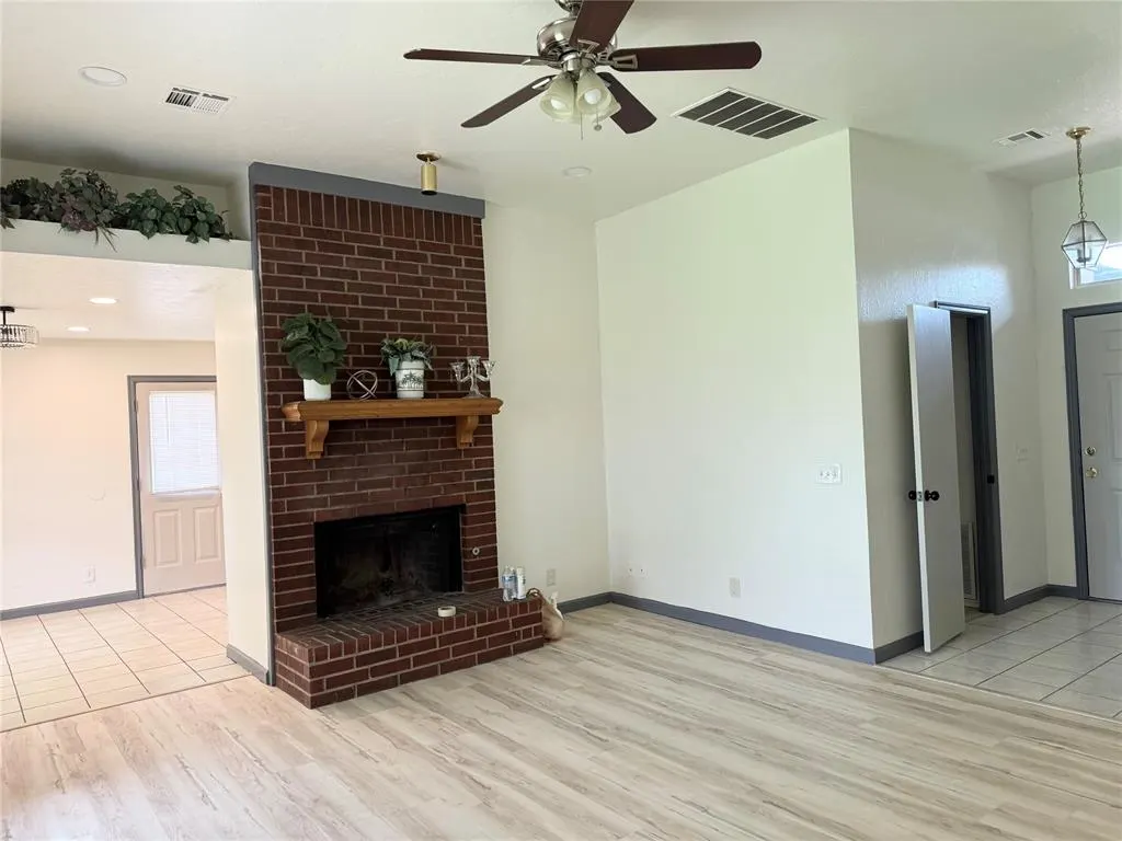 Photo 8 — 1102 Dustin Drive, Edmond, OK 73003