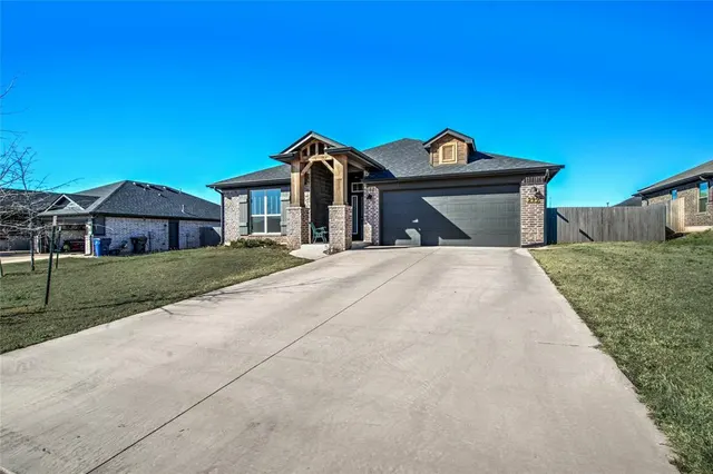 Front exterior — 299 Megan Court, Blanchard, OK 73010