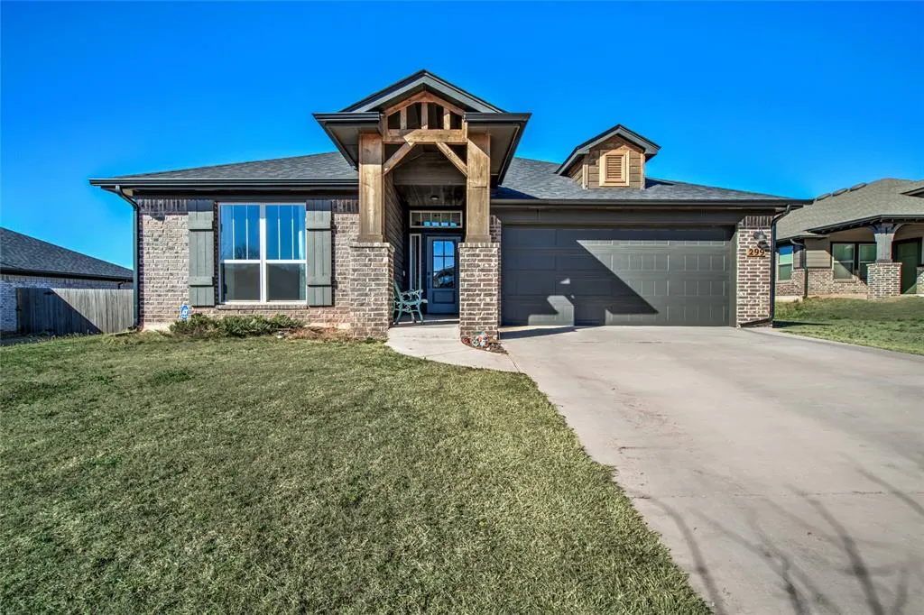 Photo 3 — 299 Megan Court, Blanchard, OK 73010