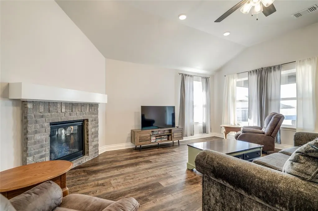 Photo 6 — 299 Megan Court, Blanchard, OK 73010