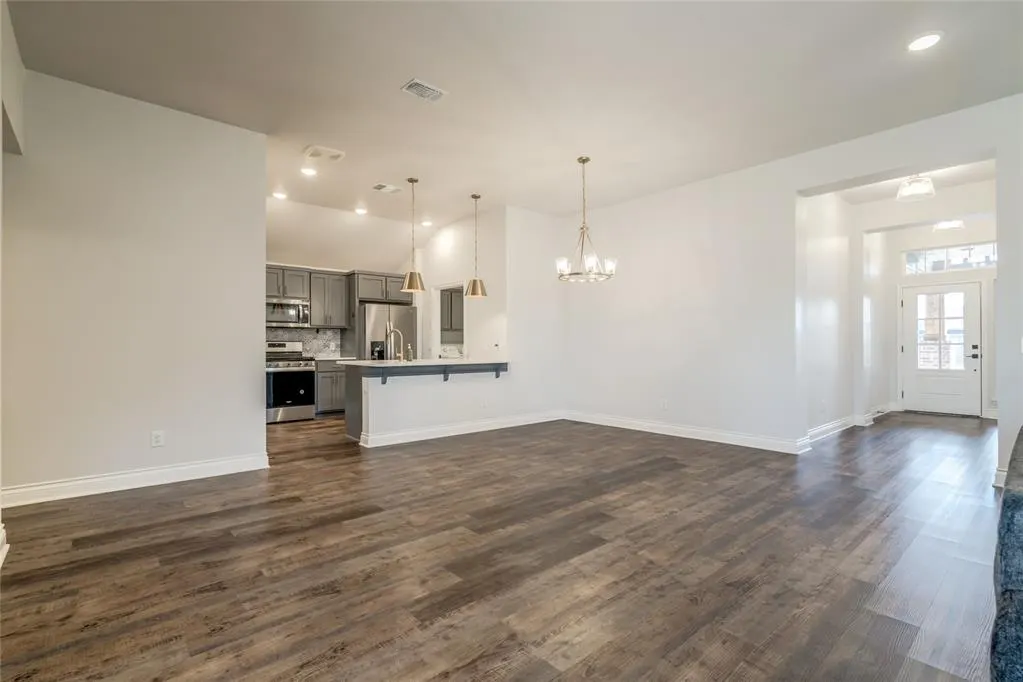 Photo 8 — 299 Megan Court, Blanchard, OK 73010