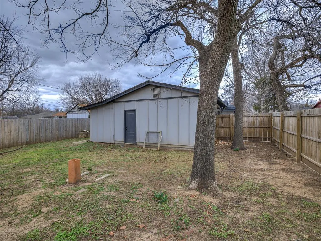 Photo 7 — 2000 NW 15th Street, Oklahoma City, OK 73106