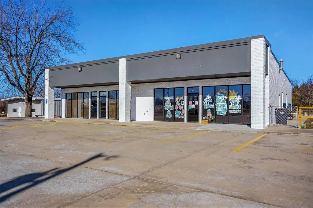Photo 2 — 17311 NE 23rd Street, Choctaw, OK 73020