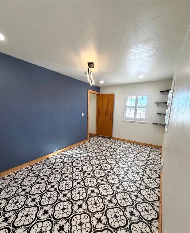 Photo 15 — 615 W County Line Road, Seiling, OK 73663
