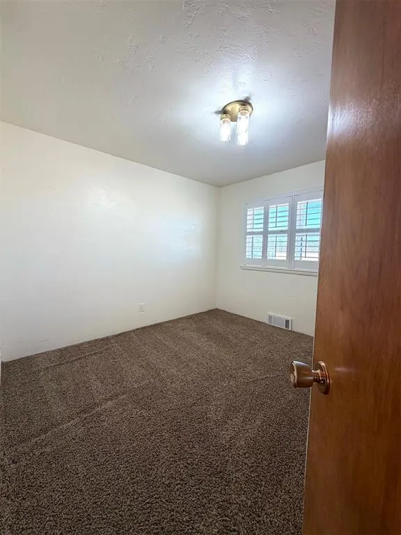 Photo 17 — 615 W County Line Road, Seiling, OK 73663